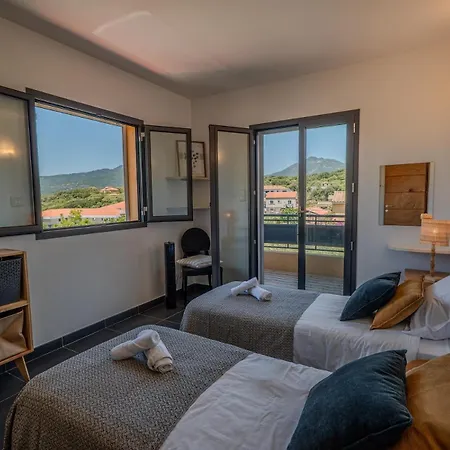 Guddelmoni, Piscines Chauffees Hotel apartamentowy 3*