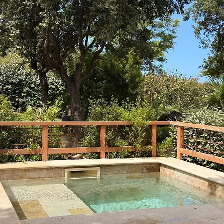 Guddelmoni, Piscines Chauffees Hotel apartamentowy 3*